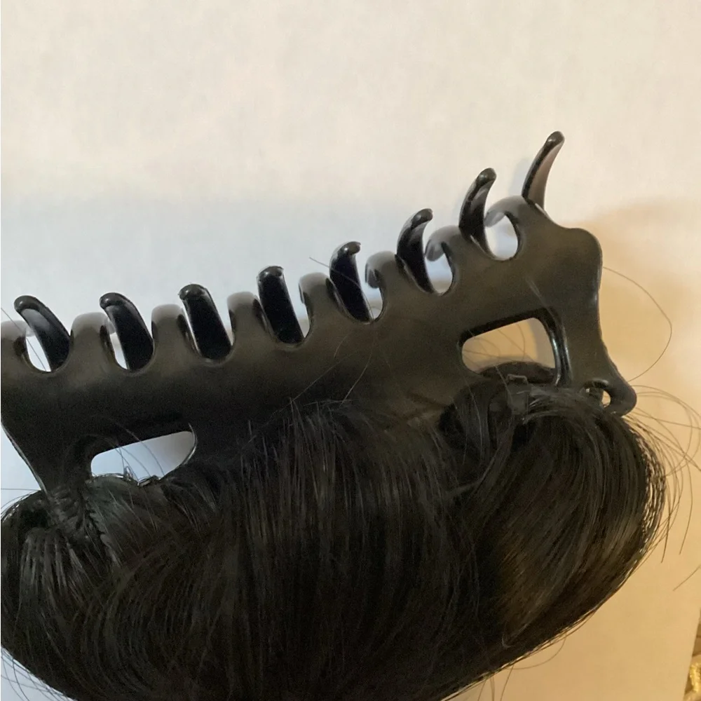 Very light clipping ponytail suitable for children and young adults